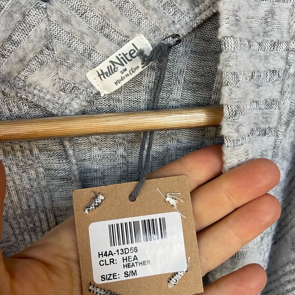 Hello Nite gray open front short sleeve cardigan - Picture 9 of 10